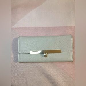 SAGE/MINT GREEN GOLD HARDWARE WALLET